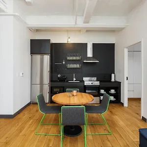 Hotel apartamentowy Placemakr Street